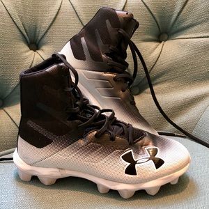 UnderArmour Boys 4.5 high top cleats